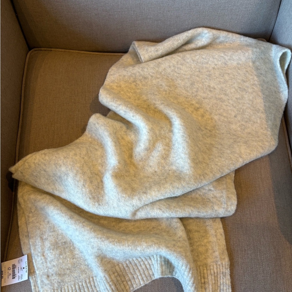 New with tags J.Crew Cream Color Textured Knit Scarf